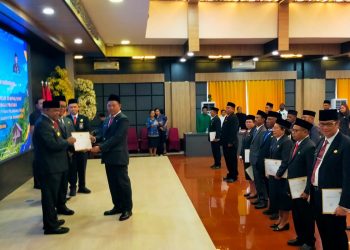 Bupati Manokwari Lantik 16 Pejabat Definitif dan 8 Plt Eselon II