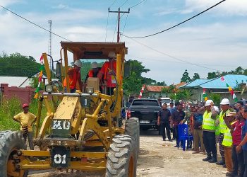 Bupati Hermus Luncurkan Pengaspalan Jalan Warmomi, Hubungkan Lima Kampung di Distrik Manokwari Selatan