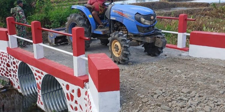 Kodim 1808/Mansel Rampungkan Pembangunan Jembatan Merah Putih di Tiga Distrik