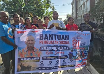 Bantuan Pemerintah Diterima Nelayan Yapen Barat di Kota Sorong