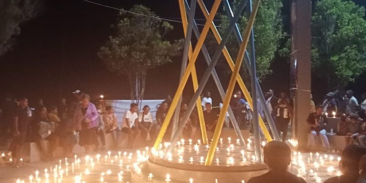 Seribu Lilin untuk Yanto Idoorway, Keluarga dan Masyarakat Tuntut Kepastian Kebenaran