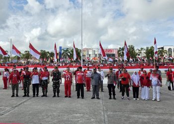 Pemkab Sorong Gelar Apel Ikrar Kebangsaan dan Kibarkan 4.000 Bendera Merah Putih