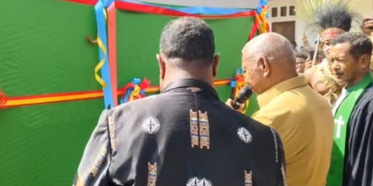 Resmikan Gedung Sekolah Minggu, Gubernur Dominggus: Ini Investasi Rohani Bagi Generasi Muda