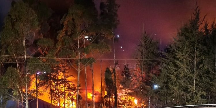 Sejumlah Kantor Pemerintah Kabupaten Puncak Dibakar Massa Saat Penyaluran Dana Desa