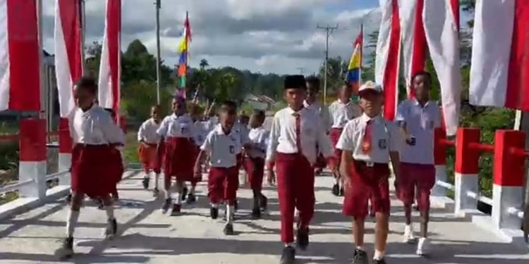 Presiden Prabowo Dijadwalkan Resmikan 8 Jembatan Merah Putih yang Dibangun Kodim 1801 Manokwari