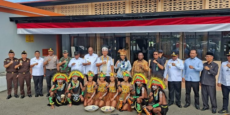 Ikut Sambut Kajati Papua Barat , Bupati Teluk Bintuni: Pererat Sinergi Demi Tata Kelola Pemerintahan yang Akuntable