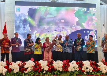 Luncurkan Chapter IRI Papua Barat, Gubernur Mandacan: Jaga Hutan dan Manfaatkan Secara Bijaksana