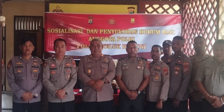 Seksi Hukum Polres Teluk Bintuni Gelar Penyuluhan Hukum di Polsek Babo