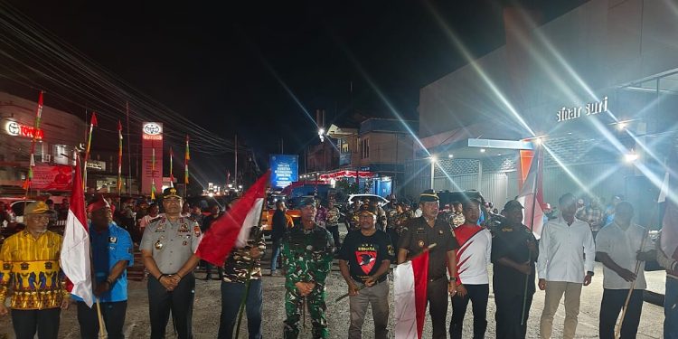 Renungan Malam HUT ke-81 RI, KNPI Papua Barat Kibarkan 1.000 Bendera Merah Putih