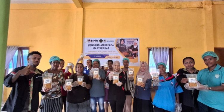 PKM Unimuda Sorong Dorong IRT Urbinasopen Tingkatkan Ekonomi Keluarga Lewat Pengolahan Abon Ikan