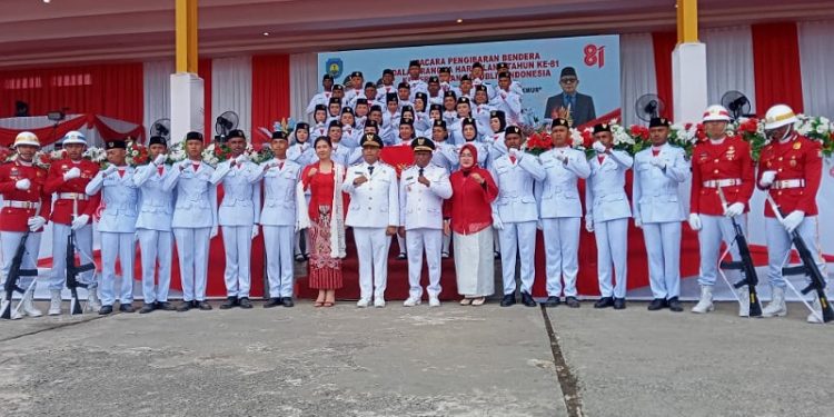 Bupati Yohanis Jadi Irup Pengibaran Bendera HUT ke-81 RI di Teluk Bintuni