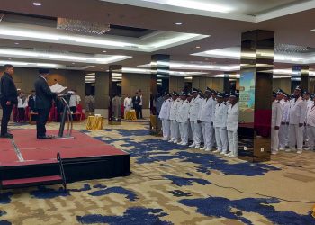 Lantik 162 Kepala Kampung, Bupati Hermus: Jangan Mulai dengan Konflik, Fokus Melayani Rakyat