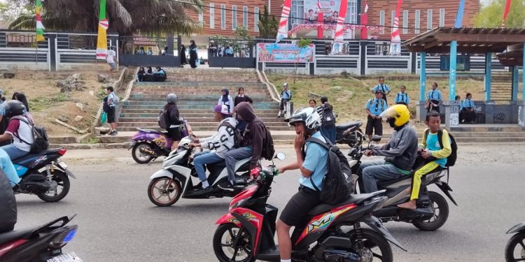 Satlantas Polres Teluk Bintuni Ingatkan Kewaspadaan Saat Melintas Zona Sekolah