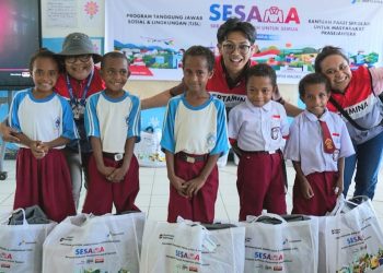 Program SESAMA Pertamina Beri Seragam dan Perlengkapan Sekolah