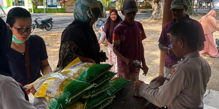 Polres Teluk Bintuni Gelar Pangan Murah, Salurkan 15 Ton Beras SPHP Tahap Kedua