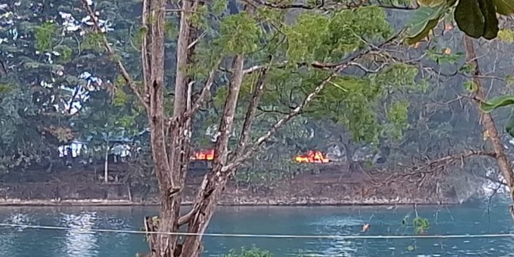 Asap Hitam Pekat di Fasharkan TNI AL Manokwari, Warga Dilarang Ambil Gambar dan Diminta Hapus Rekaman
