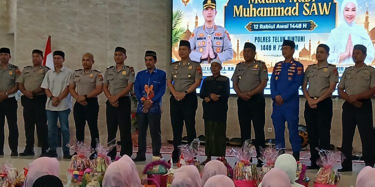 Peringati Maulid Nabi, Kapolres Teluk Bintuni Ajak Personel Teladani Akhlak Rasulullah