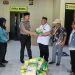 Kapolres Teluk Bintuni Bagikan 22 Karung Beras SPHP ke Wartawan, Berkah Maulid Nabi