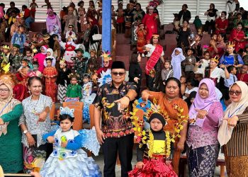 Warnai Peringatan Himpaudi ke-2, Ratusan Anak PAUD-TK Parade Budaya di Bintuni