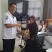 10 Jam Lawan Ombak Antar Pasien, Pengabdian Bidan Titin Dapat Apresiasi Dinkes Teluk Bintuni