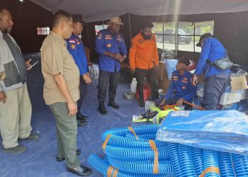 Bupati Yohanis Manibuy Tinjau Posko Karhutla, Pastikan Kesiapan Sarana dan Personel
