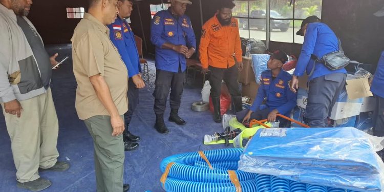 Bupati Yohanis Manibuy Tinjau Posko Karhutla, Pastikan Kesiapan Sarana dan Personel