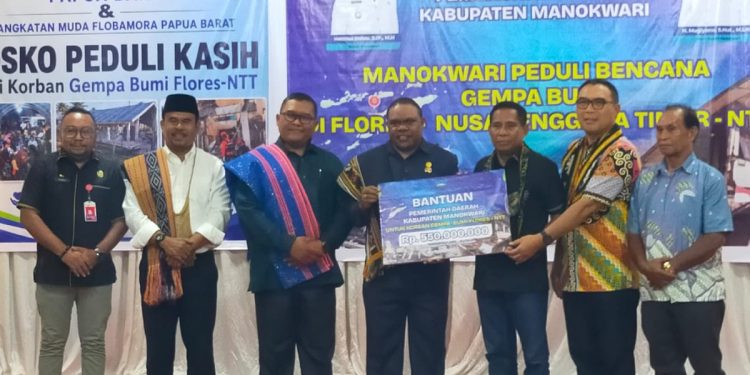 Peduli Korban Gempa Flores, Pemkab Manokwari Salurkan Bantuan Rp550 Juta