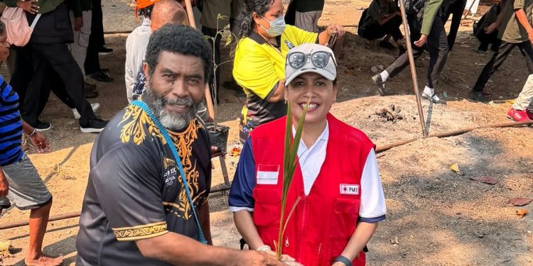 Sambut HUT Ke-81, PMI Papua Barat Tanam 250 Bibit Pohon di Pesisir Pantai Amban