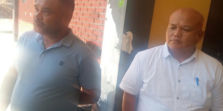 Satgas Karhutla Teluk Bintuni Salurkan Air Bersih ke Kampung Terdampak Kekeringan