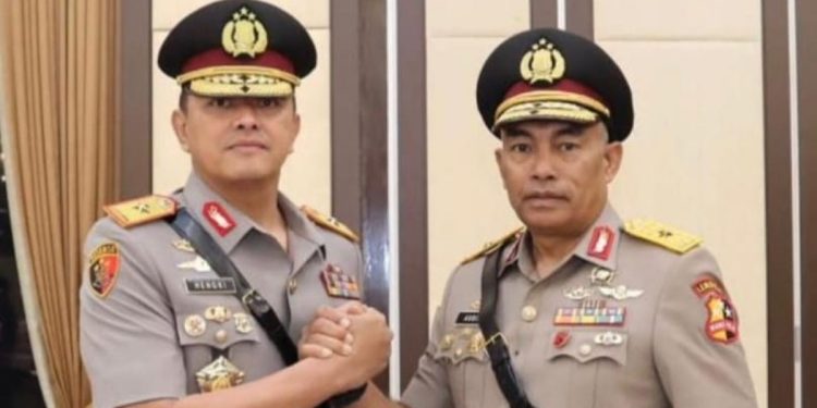 Sertijab Kapolda Papua Barat Daya: Audie Latuheru Serahkan Tongkat Komando kepada Hengki Haryadi