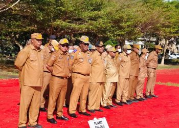 Gubernur Mandacan Minta Pimpinan OPD Stop Rekrut Honorer Baru