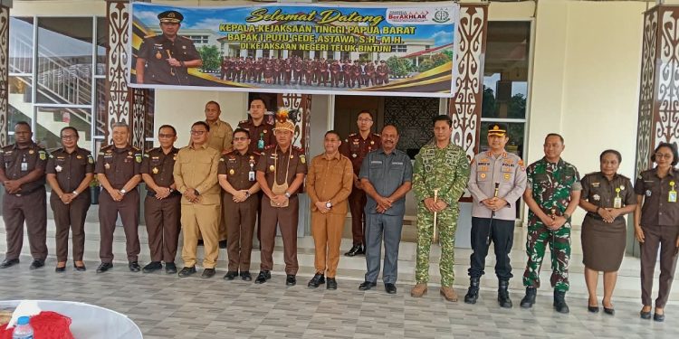 Kajati Papua Barat Kunjungi Teluk Bintuni, Perkuat Sinergi Hukum dan Dukung Pembangunan Daerah