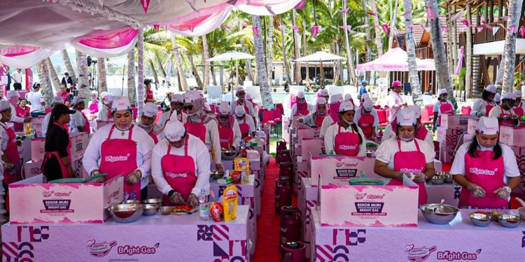 Masak Serentak 8.100 Porsi, Pertamina Patra Niaga Hadirkan Apresiasi di Jayapura