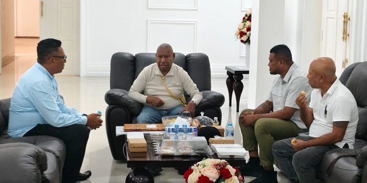 Asprov PSSI Papua Barat Ajukan Proposal Pembangunan Stadion Dominggus Mandacan