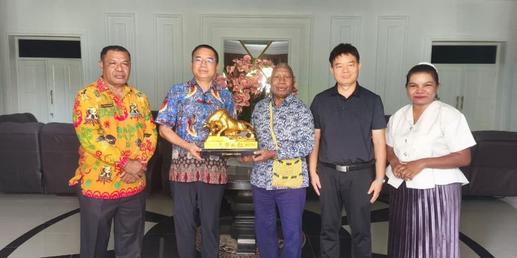 Pimpinan PT CWPC Laporkan Program CSR hingga Rencana Job Fair kepada Gubernur Mandacan