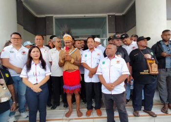 Kantongi 26 Rekomendasi, Yosias Saroy Resmi Daftar Calon Ketua Umum KONI Papua Barat