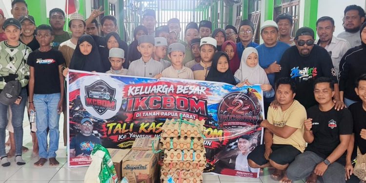 Peringati 2 Tahun Berdiri, IKCBOM Manokwari Berbagi Kasih dengan Anak Yatim di Wosi