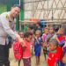 Kapolres Teluk Bintuni Salurkan Sembako dan Perlengkapan Sekolah untuk Warga Moskona Utara Jauh