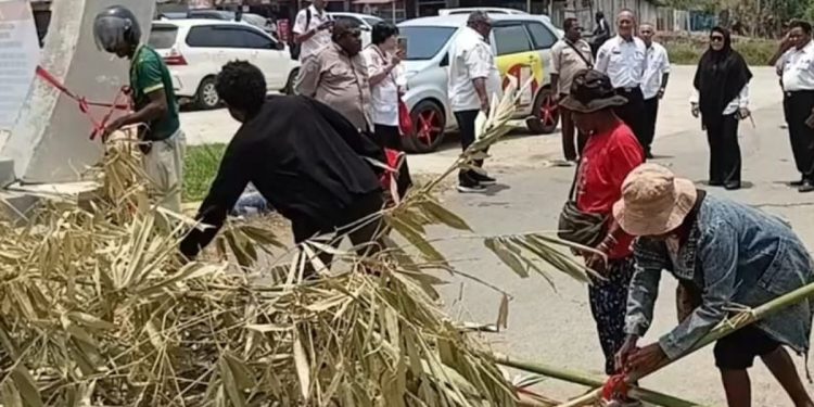 Palang Pasar Mariat Resmi Dibuka, Pelayanan BP2RD dan Samsat Kembali Normal