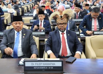 Sampaikan 7 Poin Penting, Filep Wamafma: RUU Migas Harus Jamin Hak Daerah Penghasil