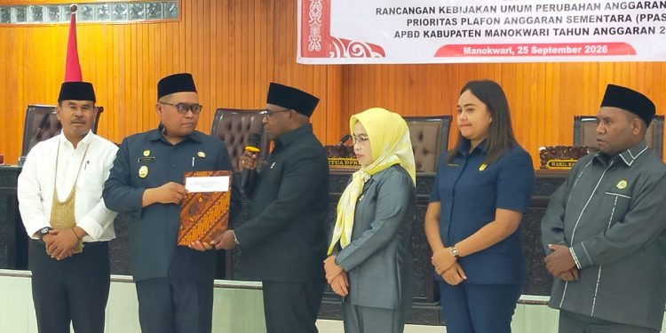 DPRK dan Pemda Manokwari Bahas APBD-P TA 2026, Pendapatan Turun Rp74 Miliar