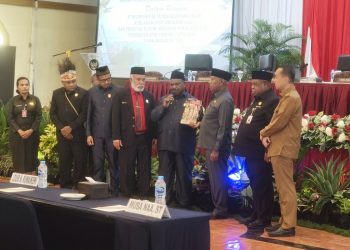 Serahkan KUA–PPAS Perubahan APBD 2026, Gubernur: Pendapatan Naik 7,49 Persen dan Belanja 11,38 Persen