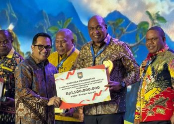 Pemprov Papua Barat Raih Penghargaan Daerah Berprestasi, Terima Bantuan Rp1,5 Miliar