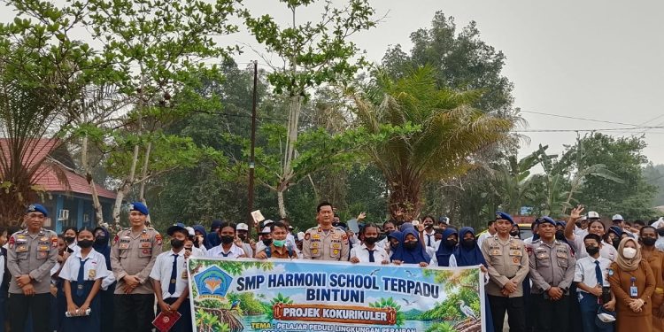 Sat Polairud PolresTeluk Bintuni Sosialisasikan Keselamatan Bahari