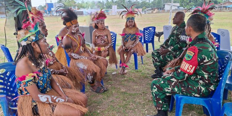 Babinsa Ransiki Beri Pengarahan Masyarakat Terkait TMMD