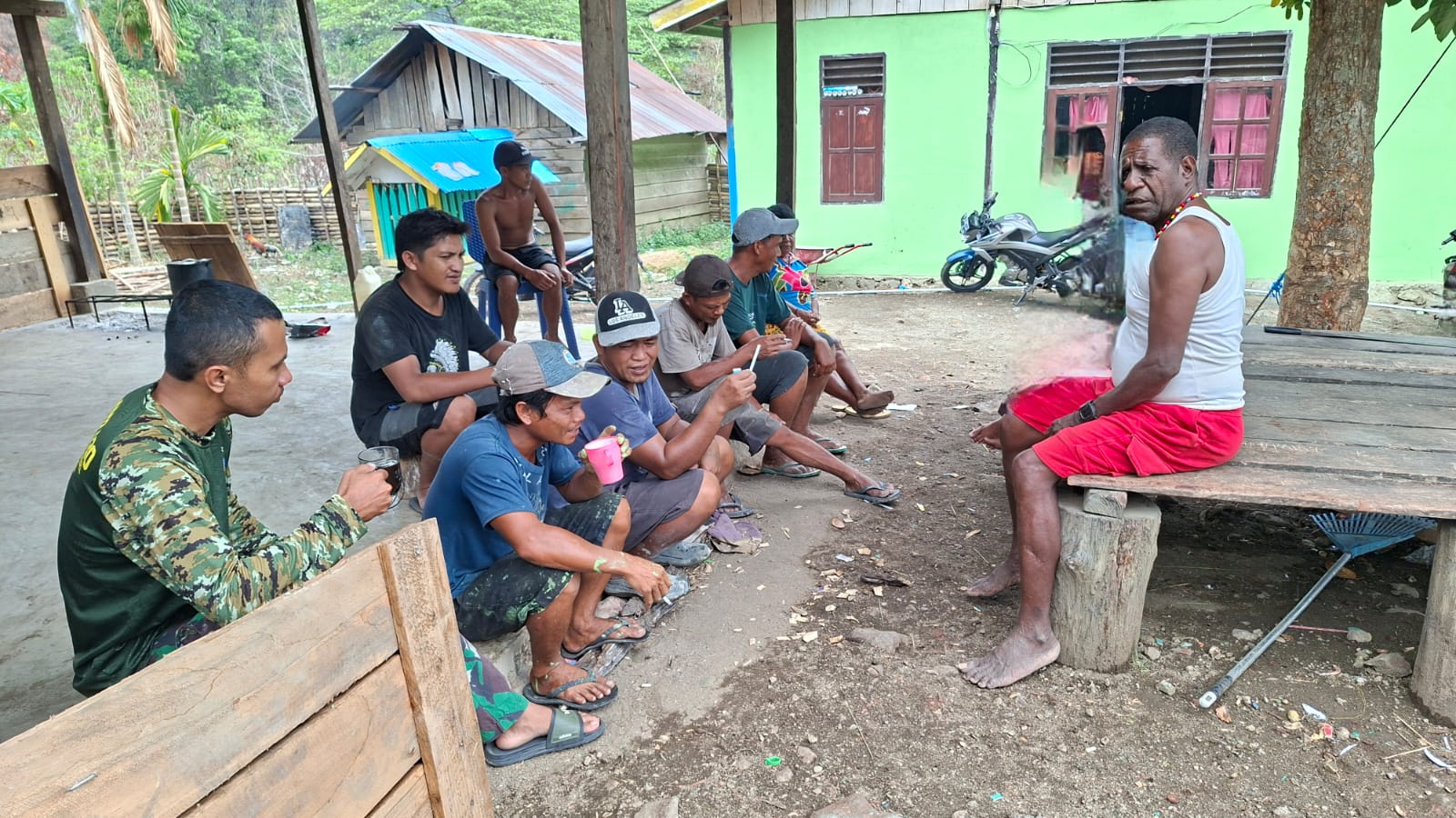 Fakta Yang Menarik, Warga Kampung Wamboi Tidak Makan Pinang Dan Hisap Rokok