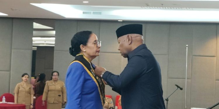Siapkan Generasi Emas Papua Barat, Gubernur Kukuhkan Bunda PAUD dan Bunda Literasi