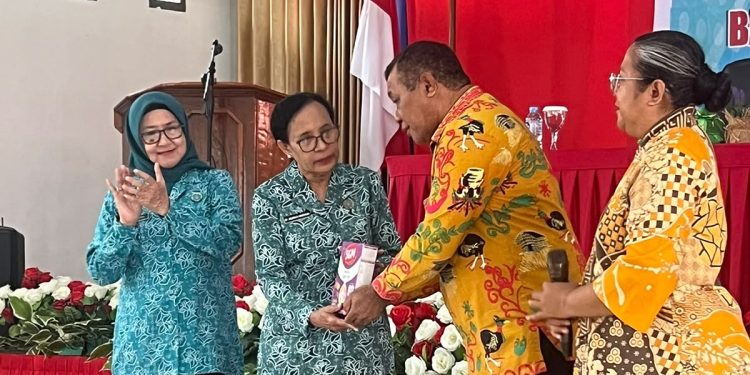 Peringati HUT ke-27 Papua Barat, TP-PKK Gelar Pembinaan Karakter Remaja di Manokwari
