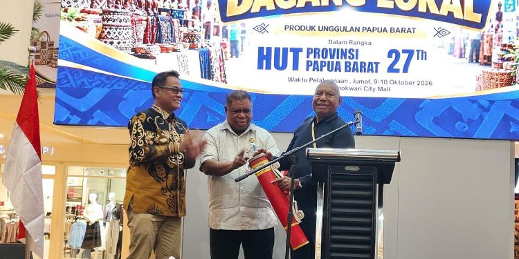 Buka Pameran Dagang Lokal 2026, Gubernur Dorong Produk UMKM Papua Barat Tembus Pasar Internasional