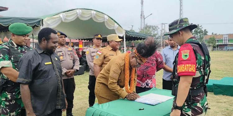 Kodim 1808/Mansel dan Pemkab Mansel Teken MoU, Kerja Sama Sukseskan TMMD ke-130